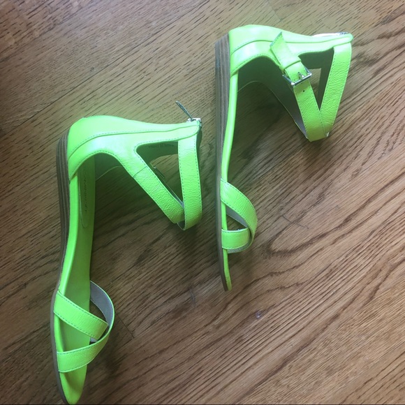 Rebecca Minkoff Purse & Sandal Set - Picture 2 of 8